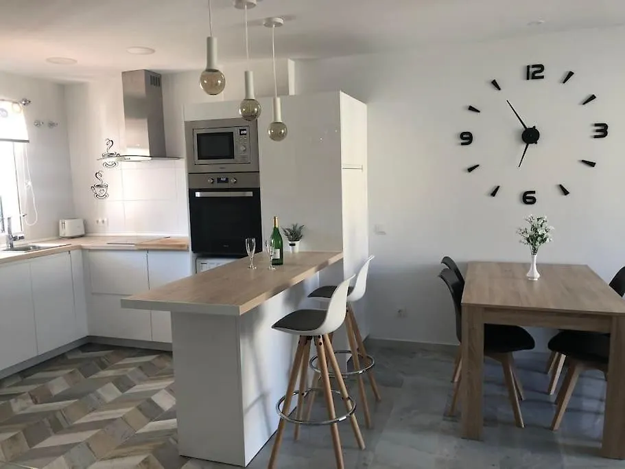 Encantador Apartamento Residencial Con Piscina contacts